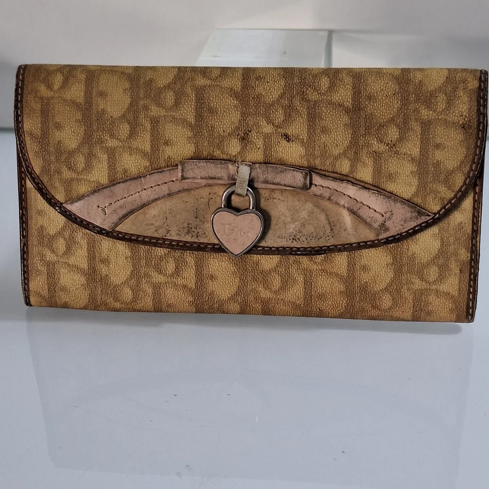 Dior wallet